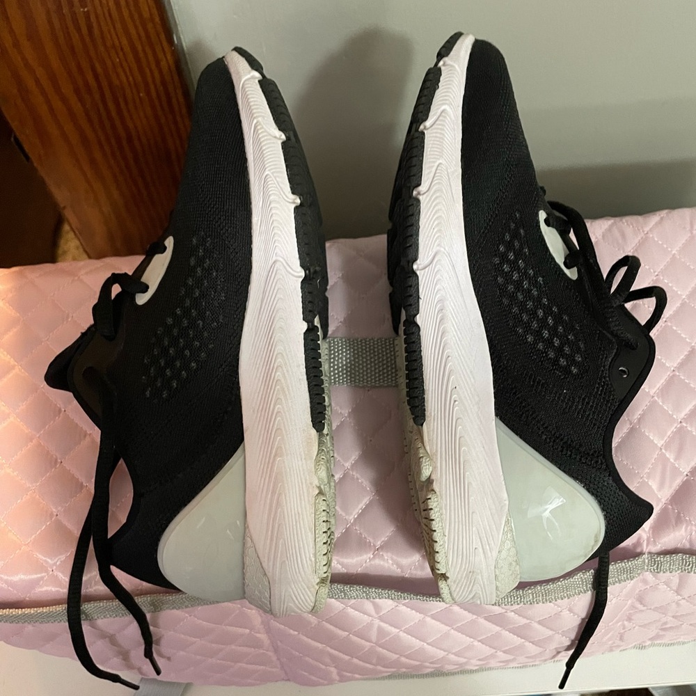 EUC/Under Armour Hover Sonic 5 Bluetooth Running Shoes/Size 6
